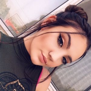 Meet your Posher, Alexandra